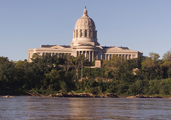 The front of the Missouri State Capitol from the Missouri River 